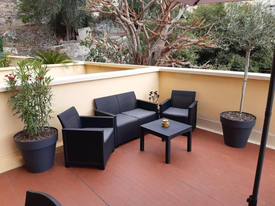 Le Garavan, Superbe Studio Vue Mer Et Vieux Menton Luaran gambar