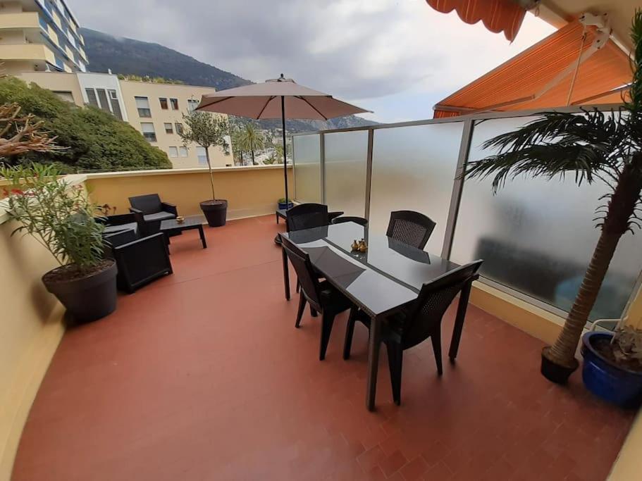 Le Garavan, Superbe Studio Vue Mer Et Vieux Menton Luaran gambar