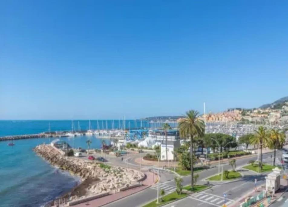 Le Garavan, Superbe Studio Vue Mer Et Vieux Menton Luaran gambar